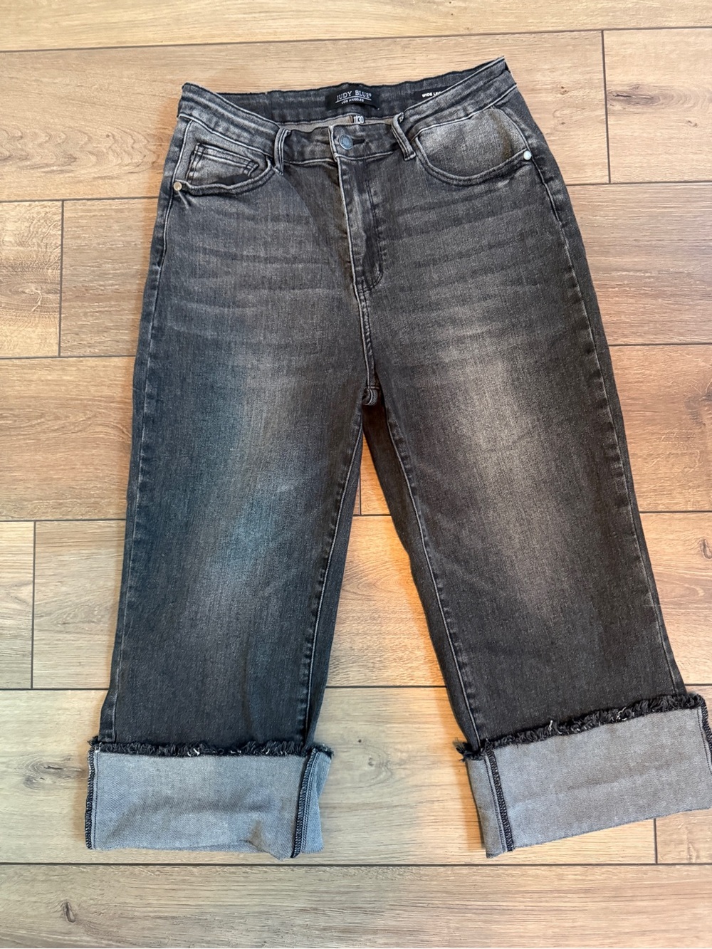 Judy Blue Women's Black Cropped Frayed-Hem Jeans
